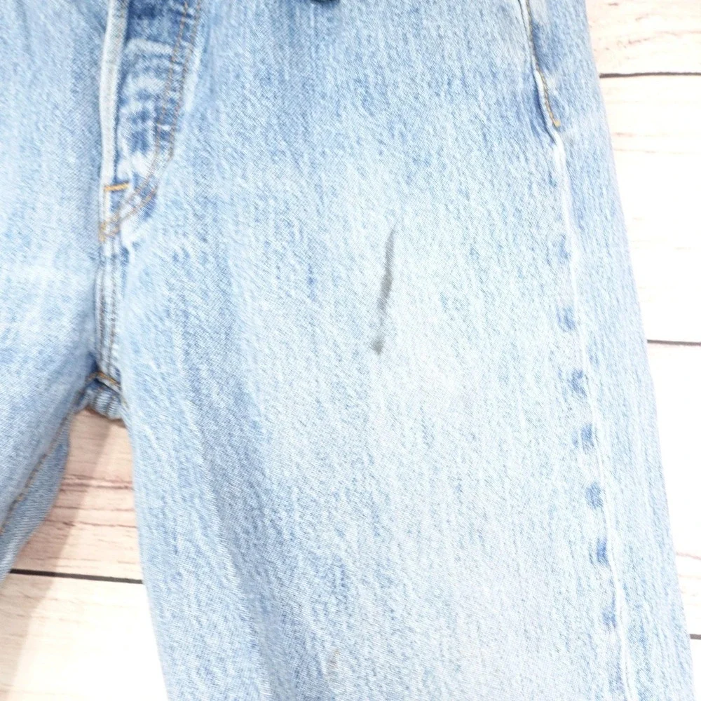 Levis 501 Jeans Mens 32x30 Blue Light Wash Regular Fit Straight Denim Button Fly